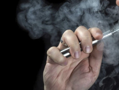 美国首次批准非烟草口味电子烟 打开合规企业增量空间