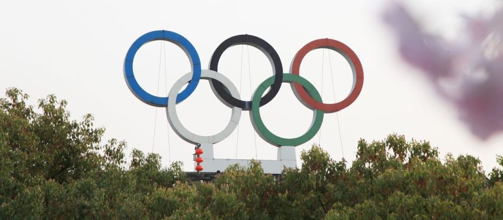 主火炬飞天！巴黎开幕式刷屏，小黄人偷走《蒙娜丽莎》！奥林匹克会旗挂反了？