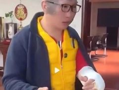 太拼了！周黑鸭创始人被炸伤后，昨天还直播！