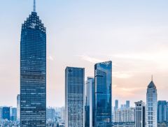 武汉2024年新房成交破10万套，记者实探：新项目搅动市场，...